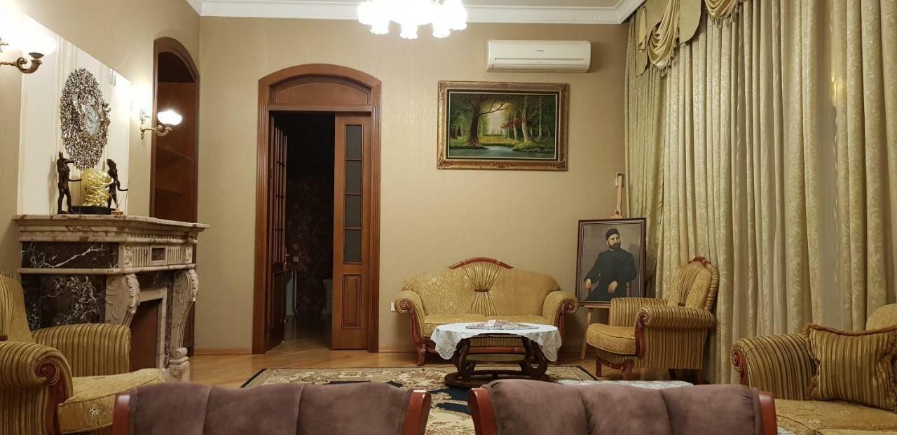 Gulluoglu Royal Suite Luxury Apartment Баку Екстериор снимка