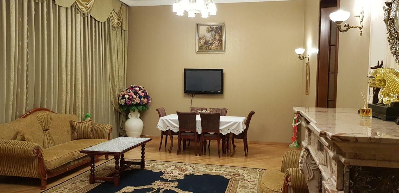 Gulluoglu Royal Suite Luxury Apartment Баку Екстериор снимка